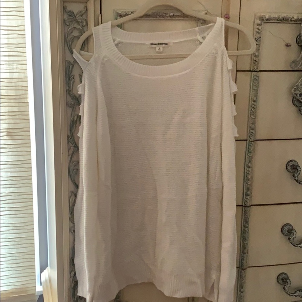 WHITE SWEATER - Picture 1 of 3